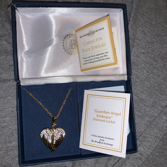 Guardian Angel Diamond Locket Necklace - Picture 6 of 6